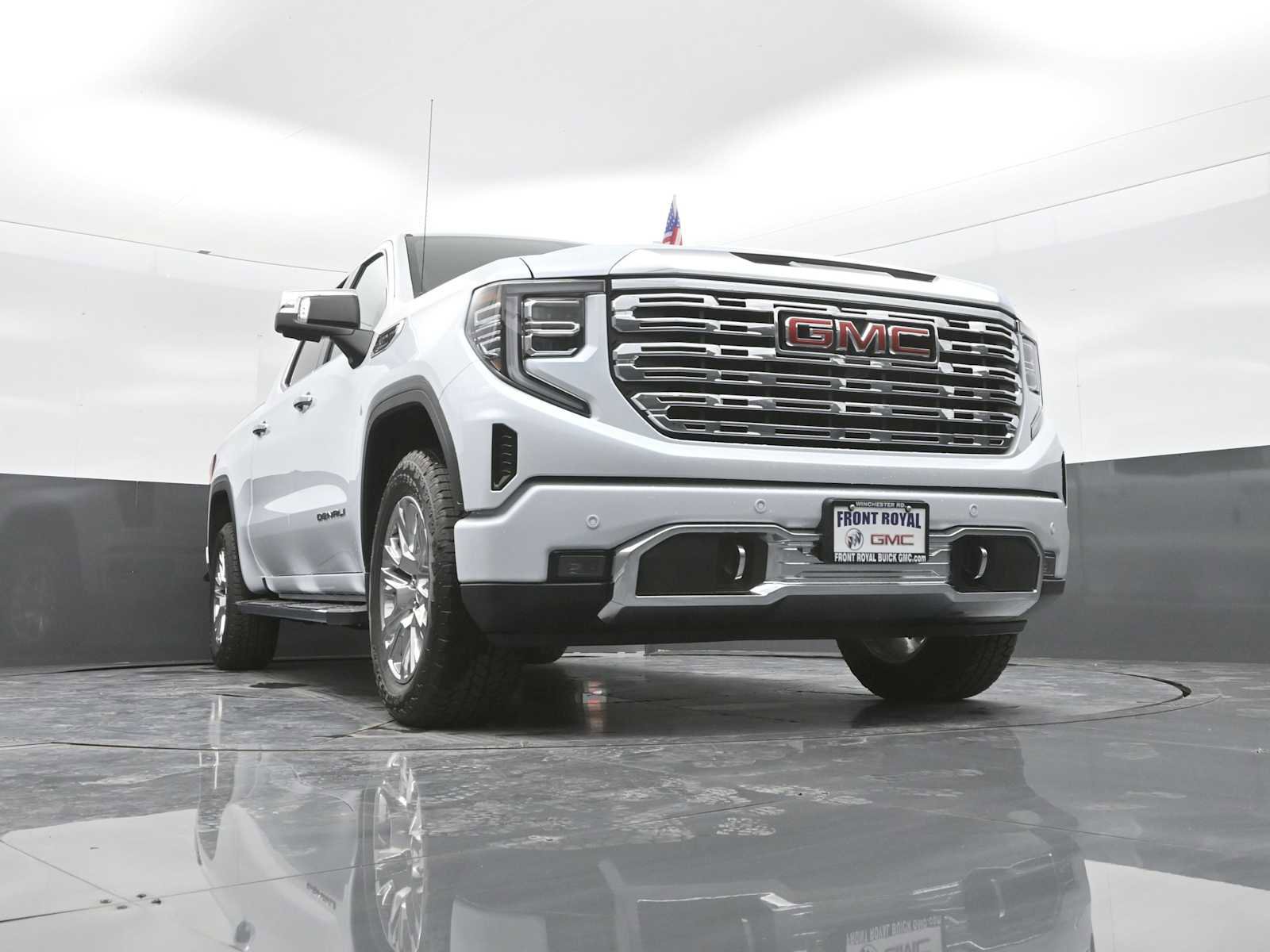 New 2026 GMC Sierra 1500 Denali w/ Technology Package AWD/4WD image 32