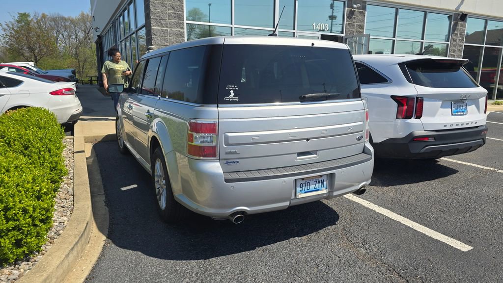 Used 2016 Ford Flex SEL w/ Equipment Group 202A image 2
