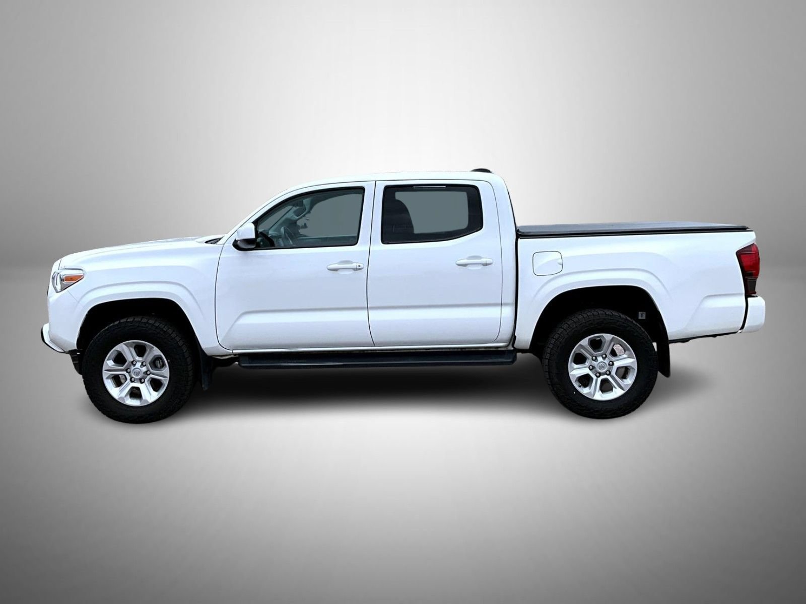 Used 2022 Toyota Tacoma SR AWD/4WD image 8
