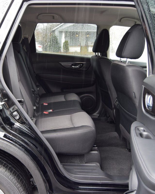 Used 2020 Nissan Rogue SV w/ Premium Package image 31