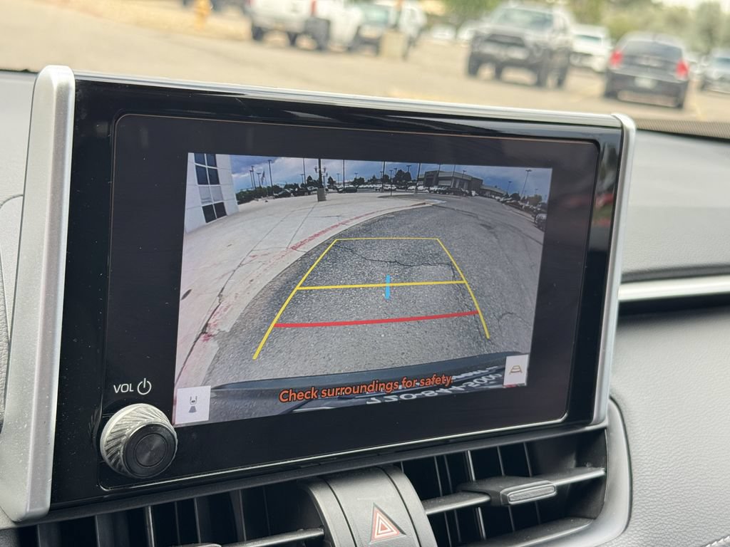 Used 2023 Toyota RAV4 LE AWD/4WD image 22
