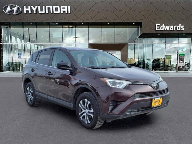 Used 2018 Toyota RAV4 LE image 10