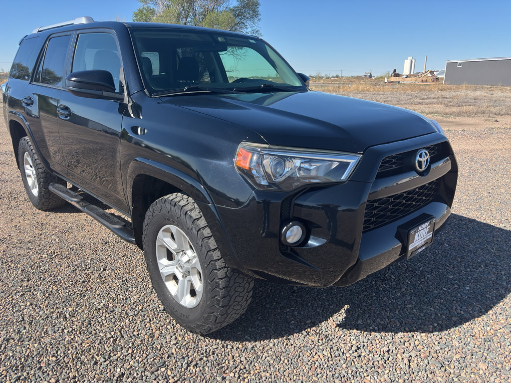 Used 2016 Toyota 4Runner SR5 AWD/4WD image 2