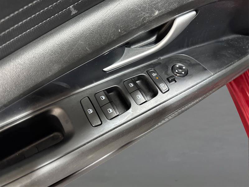 Used 2024 Hyundai Elantra SEL FWD image 30