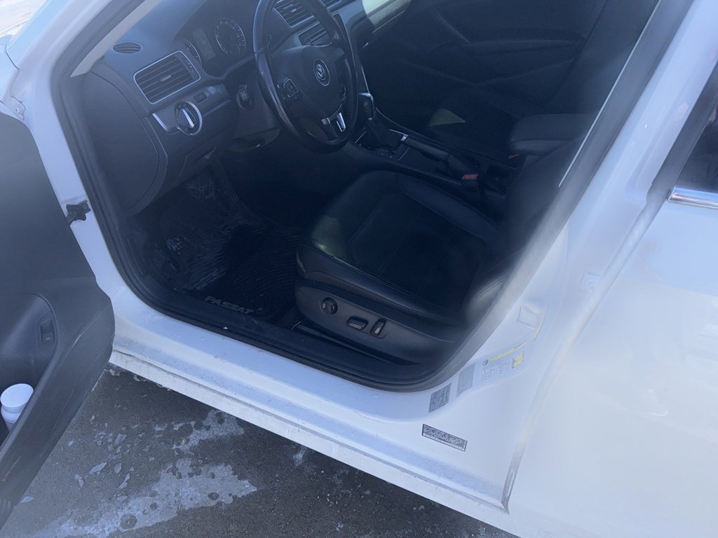 Used 2015 Volkswagen Passat 1.8T Limited Edition image 5