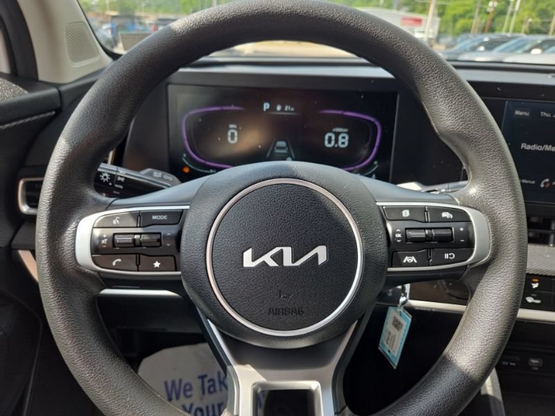 Used 2025 Kia Sportage LX AWD/4WD image 26