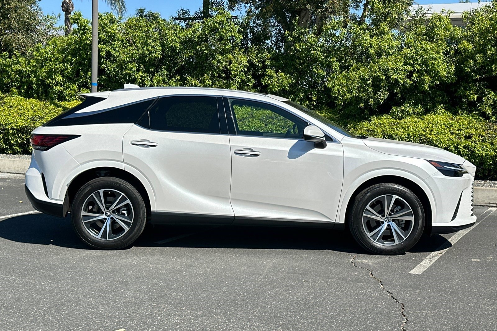 Used 2024 Lexus RX 350 FWD w/ Technology Package image 7