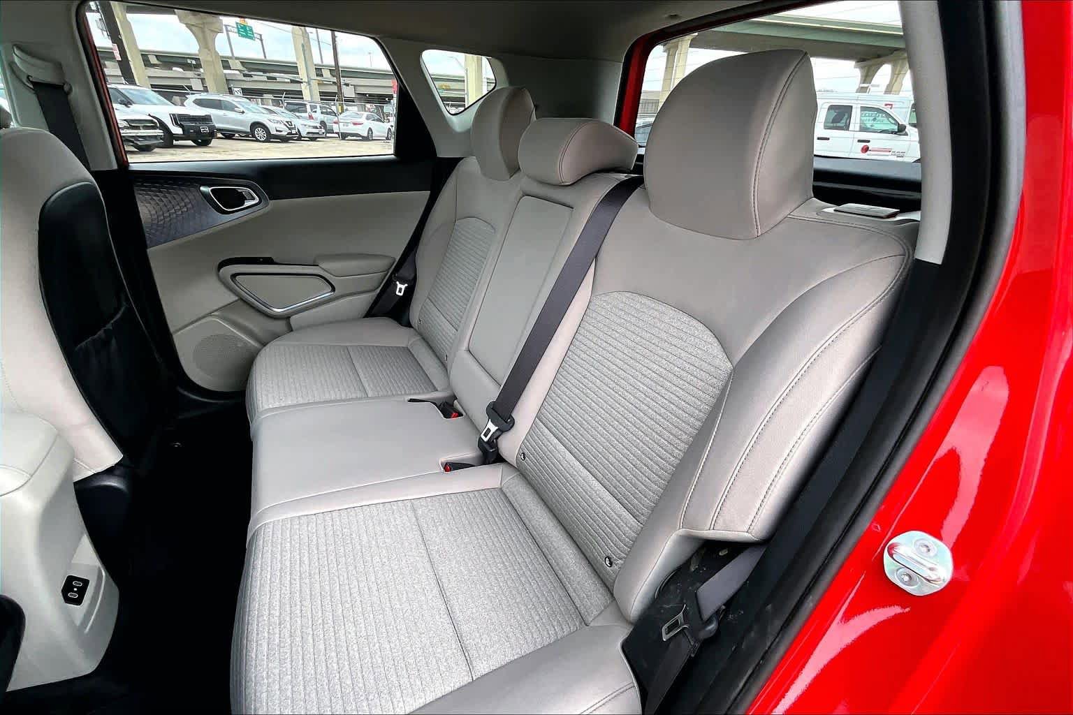 Certified 2025 Kia Soul EX image 19