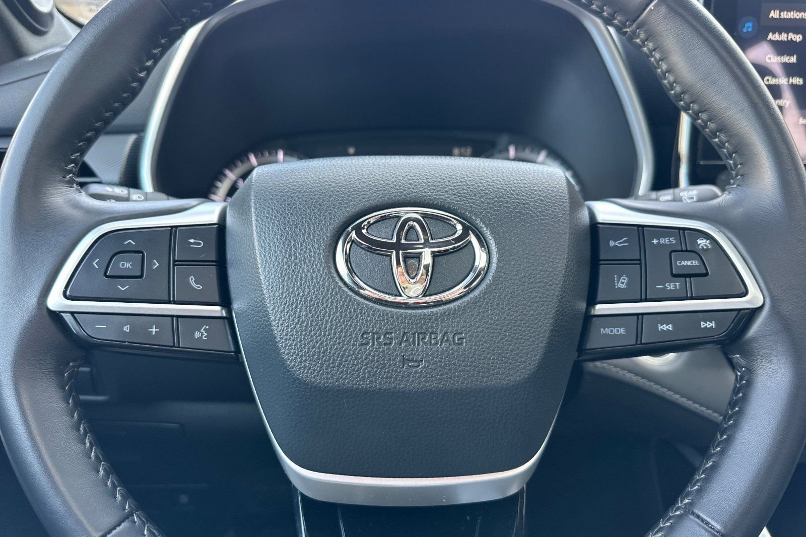 Used 2024 Toyota Highlander XSE FWD image 31