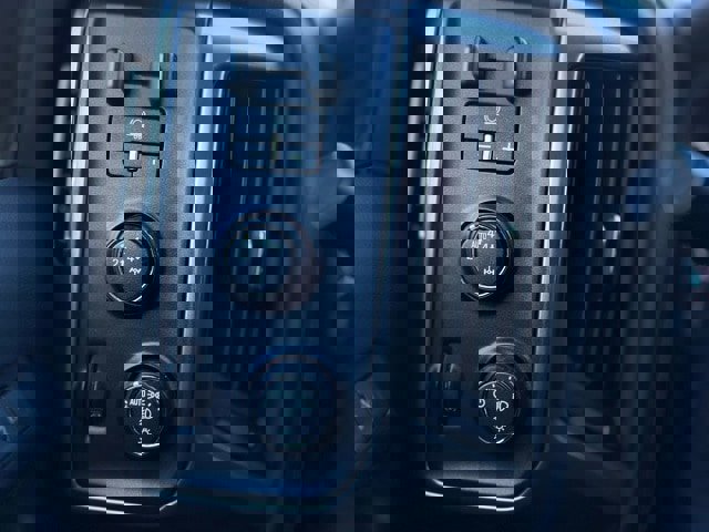 Used 2018 Chevrolet Silverado 1500 LTZ Z71 w/ Redline Edition image 13