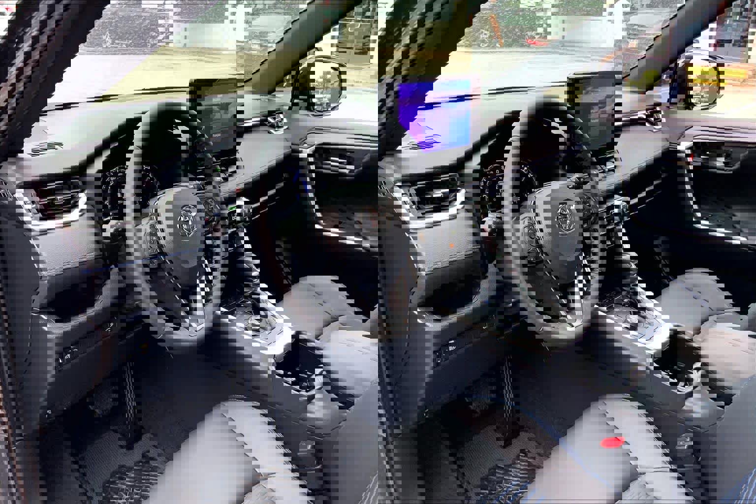 Used 2025 Toyota RAV4 XSE image 17