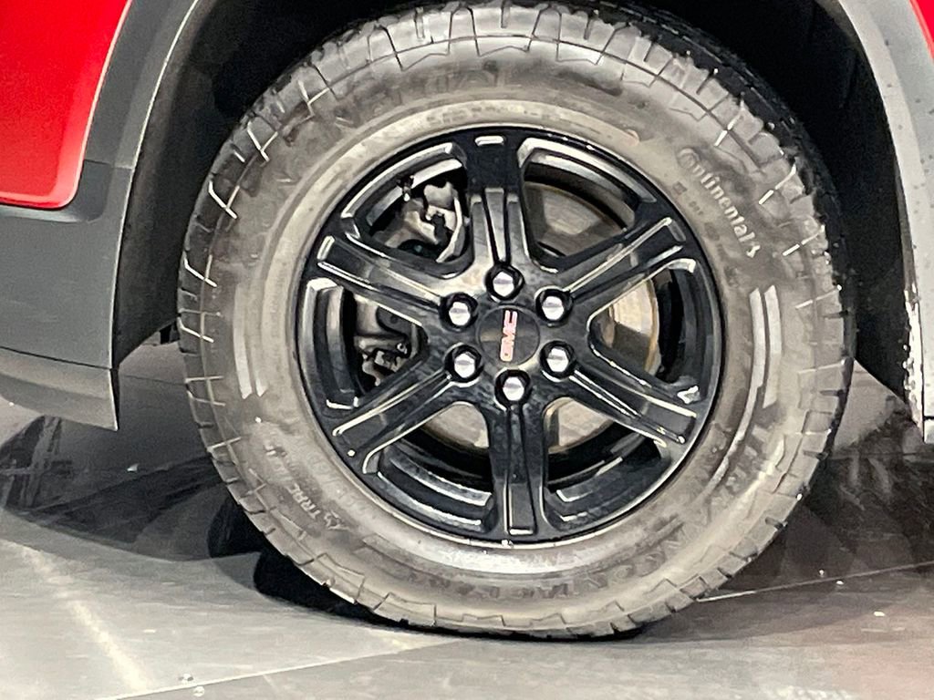 Used 2023 GMC Acadia AT4 w/ Technology Package image 42