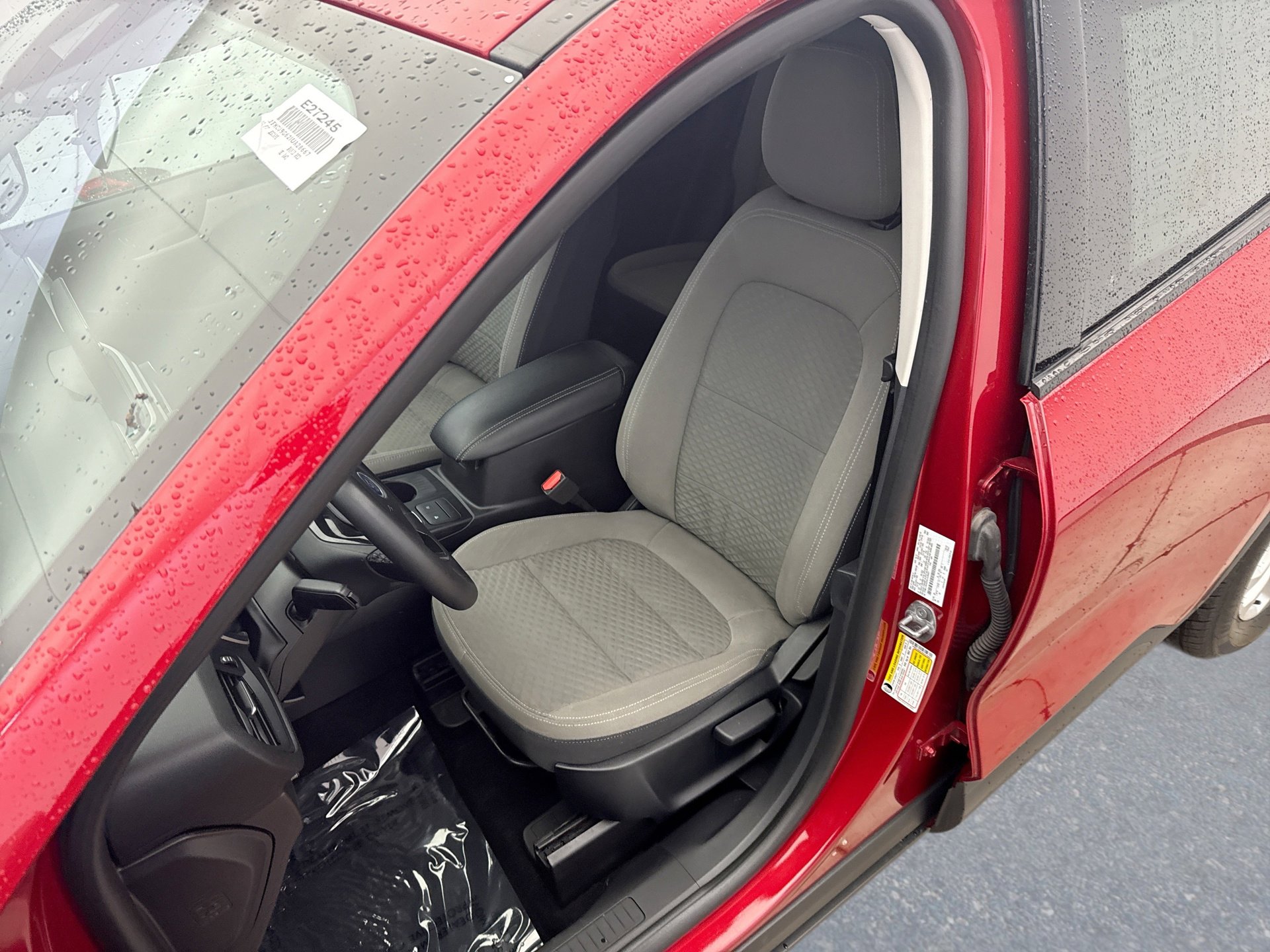 Used 2022 Ford Escape SE w/ Cold Weather Package image 11