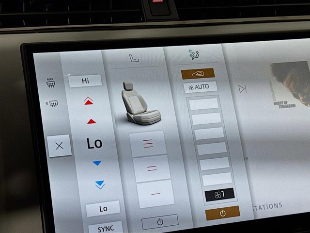 Used 2026 Land Rover Range Rover Evoque S image 23