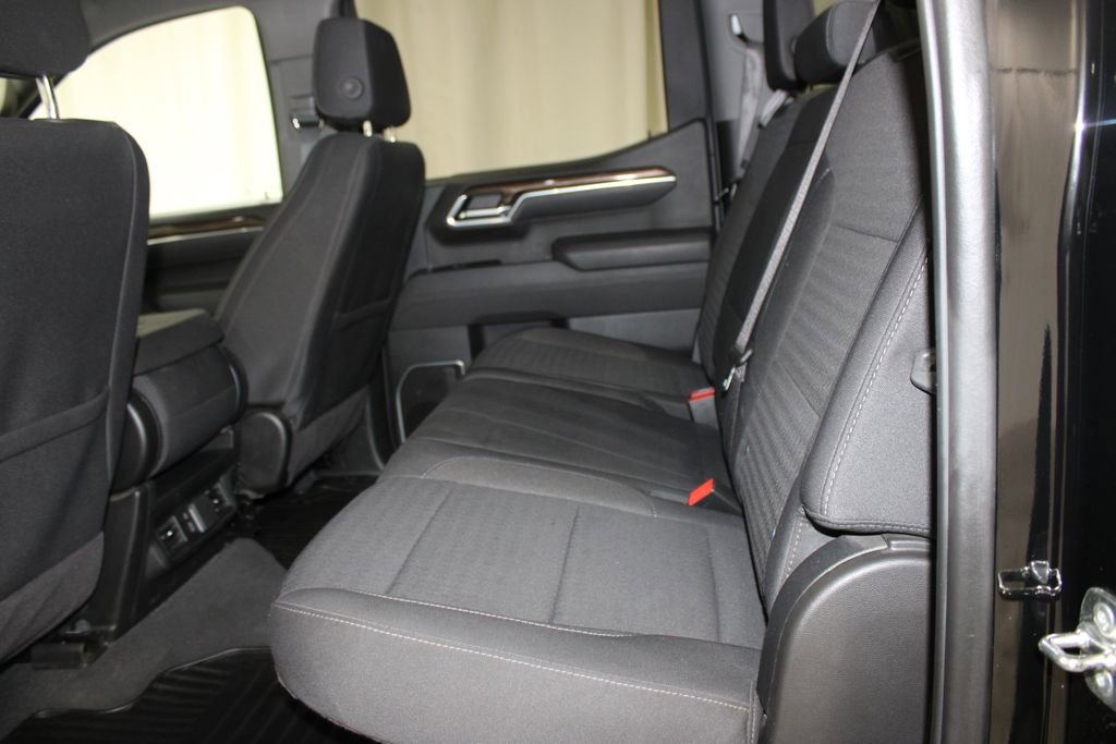 Used 2025 Chevrolet Silverado 1500 LT image 24