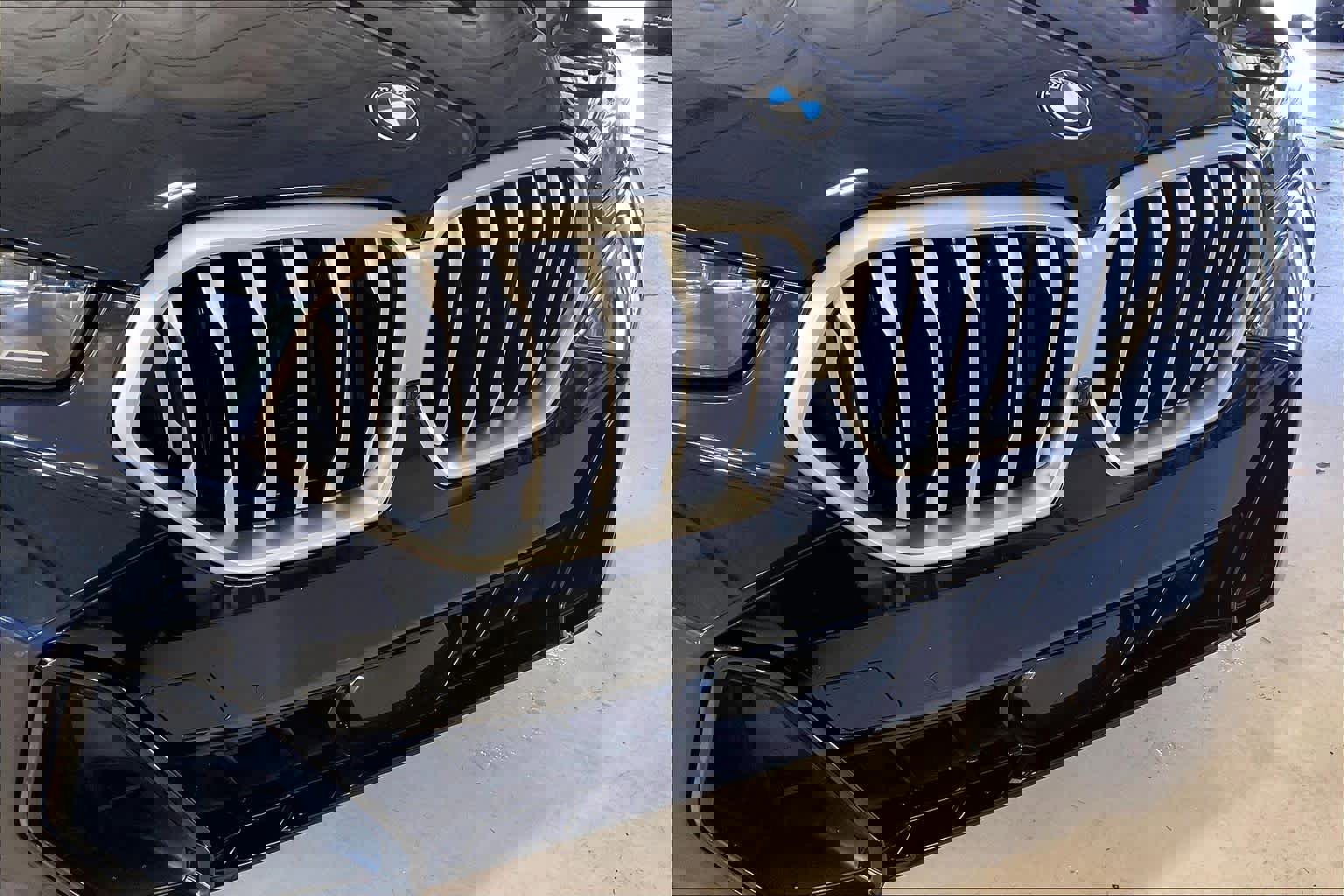 Used 2024 BMW X6 xDrive40i w/ Premium Package image 30