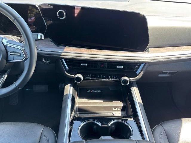 Used 2025 Chevrolet Tahoe Z71 AWD/4WD image 11