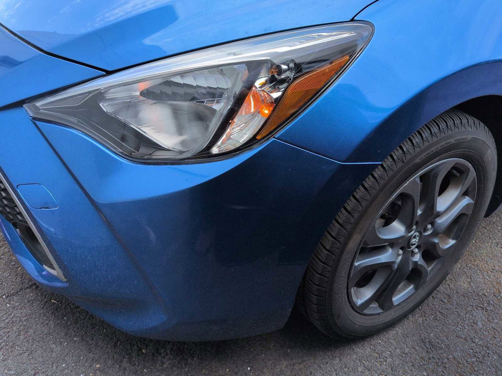 Used 2019 Toyota Yaris LE image 11