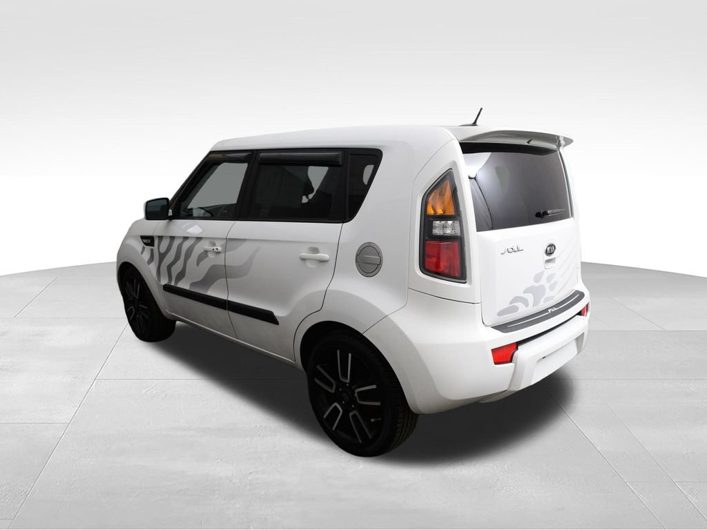 Used 2011 Kia Soul + FWD image 7
