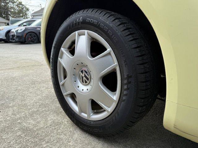 Used 2004 Volkswagen Beetle GL image 5