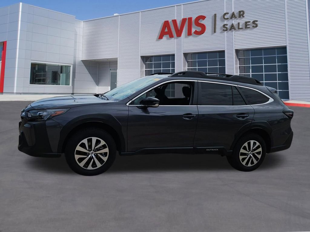 Used 2025 Subaru Outback Premium image 2