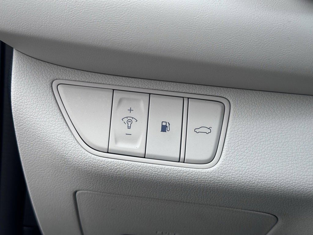 Used 2024 Genesis G70 2.5T image 18