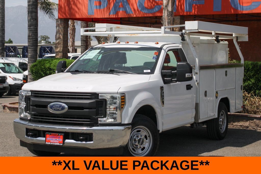 Used 2018 Ford F350 XL w/ Power Equipment Group RWD image 4