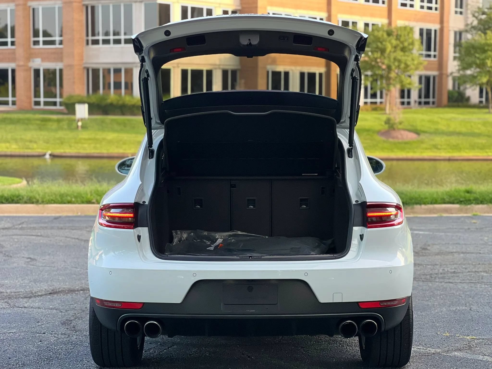 Used 2017 Porsche Macan S AWD/4WD image 48