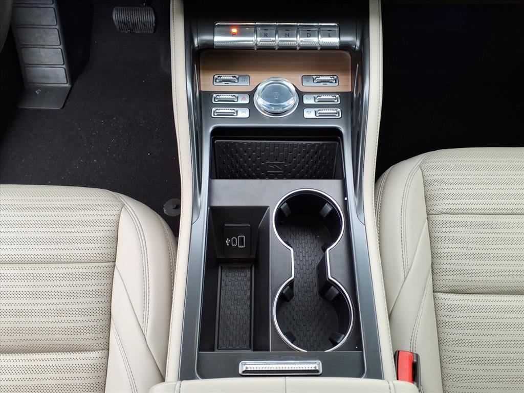 Certified 2024 Lincoln Nautilus Reserve w/ Equipment Group 202A image 21