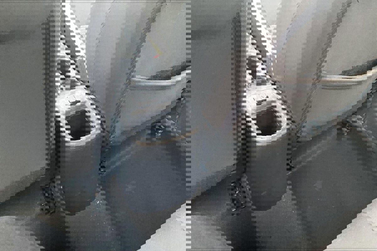 Used 2021 Nissan Versa SV image 32