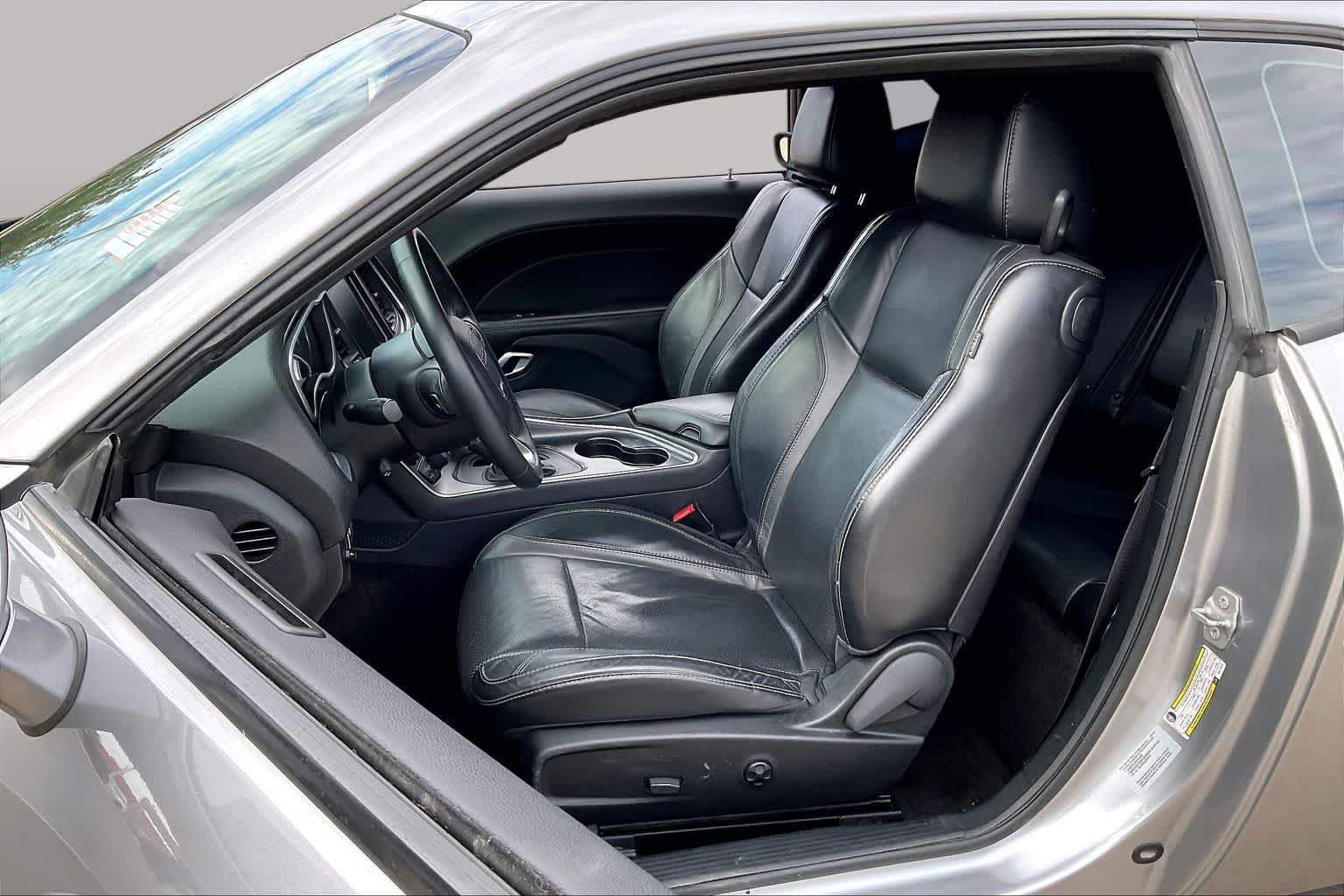 Used 2016 Dodge Challenger SXT Plus RWD image 8