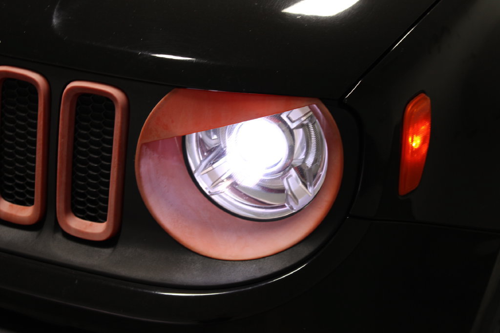 Used 2018 Jeep Renegade Trailhawk AWD/4WD image 50