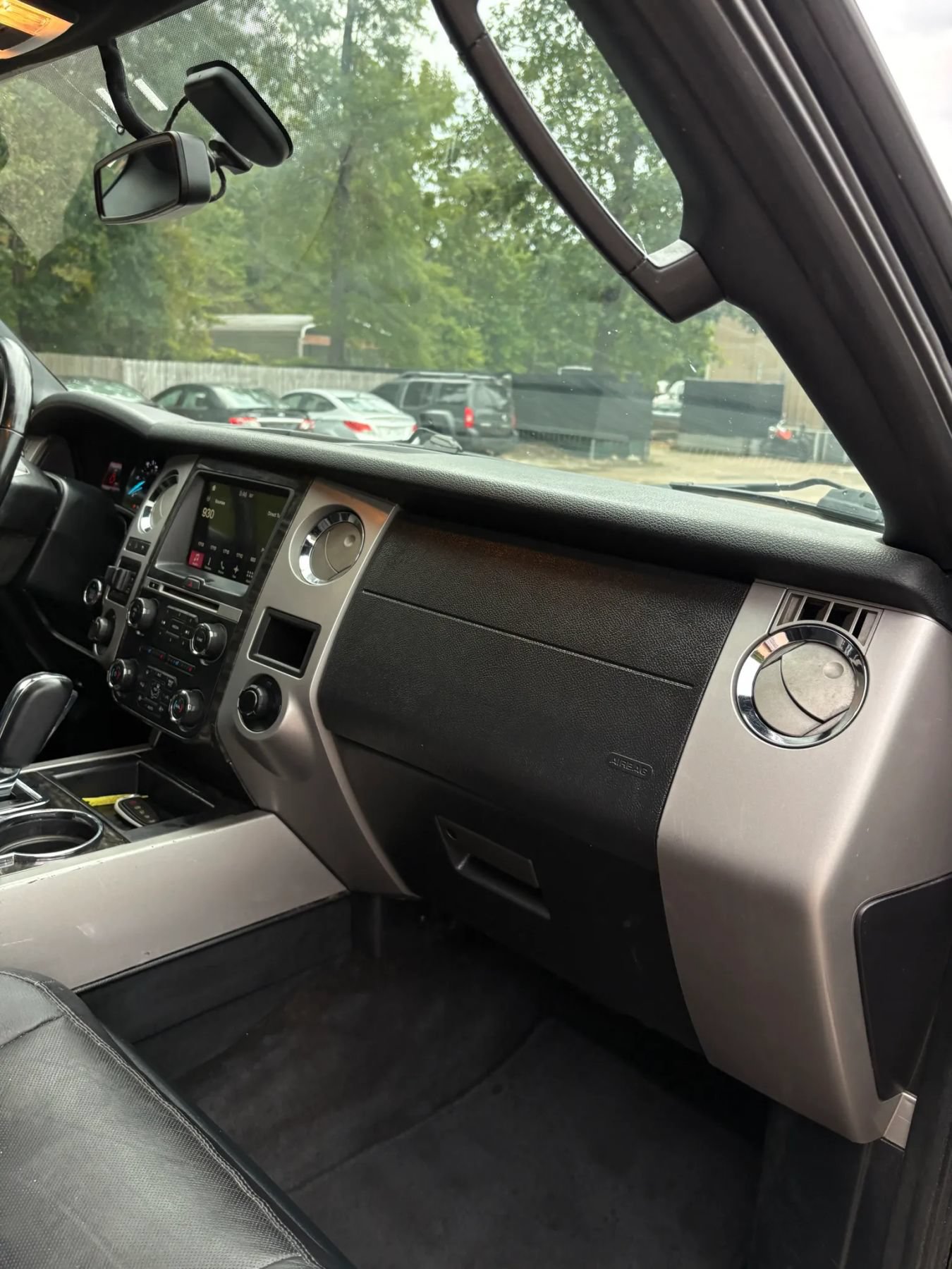 Used 2016 Ford Expedition Limited w/ Equipment Group 301A AWD/4WD image 40