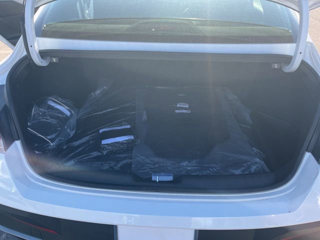 Used 2025 Hyundai Elantra SEL image 11