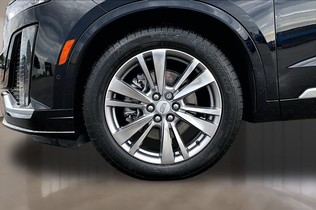 Used 2025 Cadillac XT6 Premium Luxury w/ Platinum Package AWD/4WD image 8