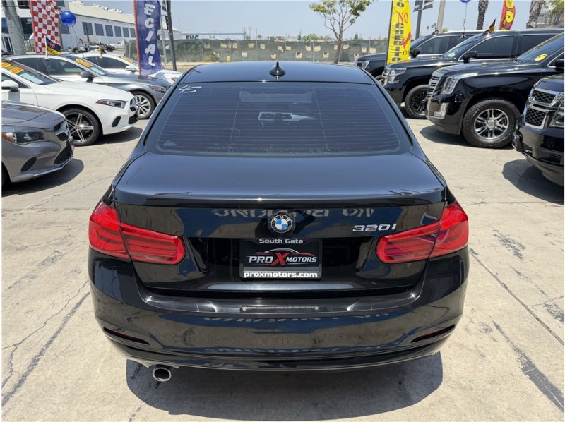 Used 2018 BMW 320i Sedan RWD image 13