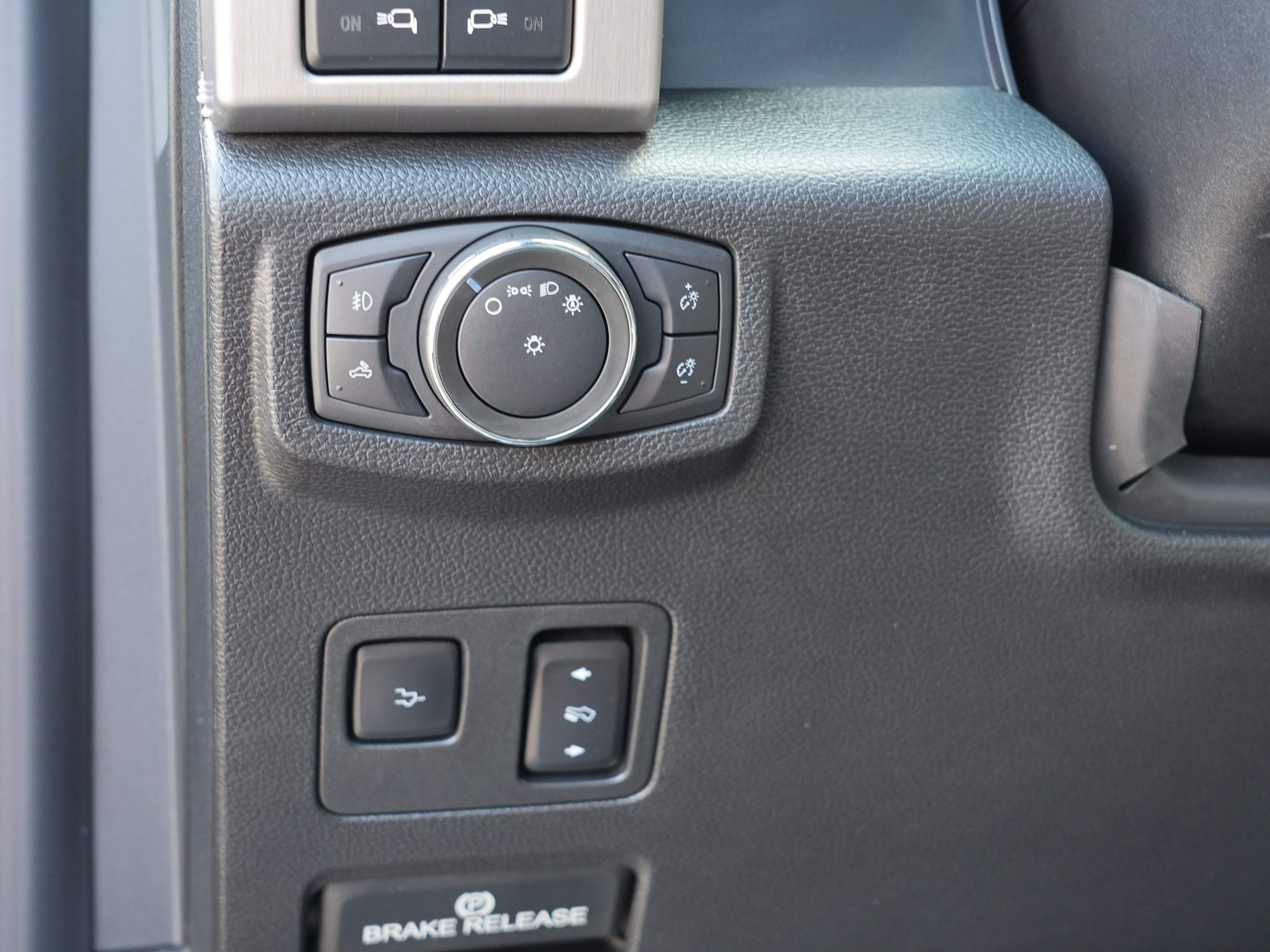 Used 2021 Ford F350 Platinum AWD/4WD image 18