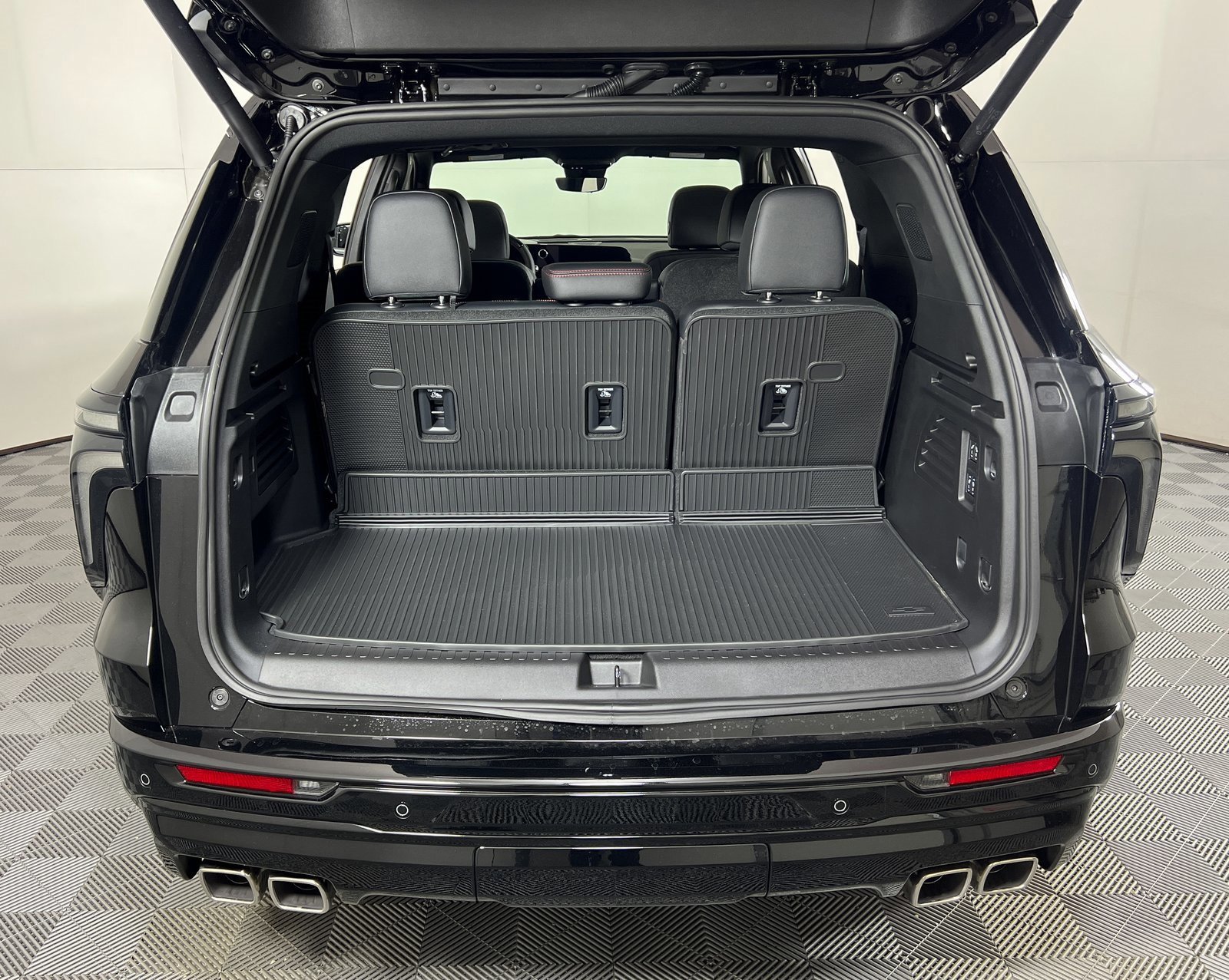 New 2026 Chevrolet Traverse RS w/ LPO, Floor Liner Package image 8