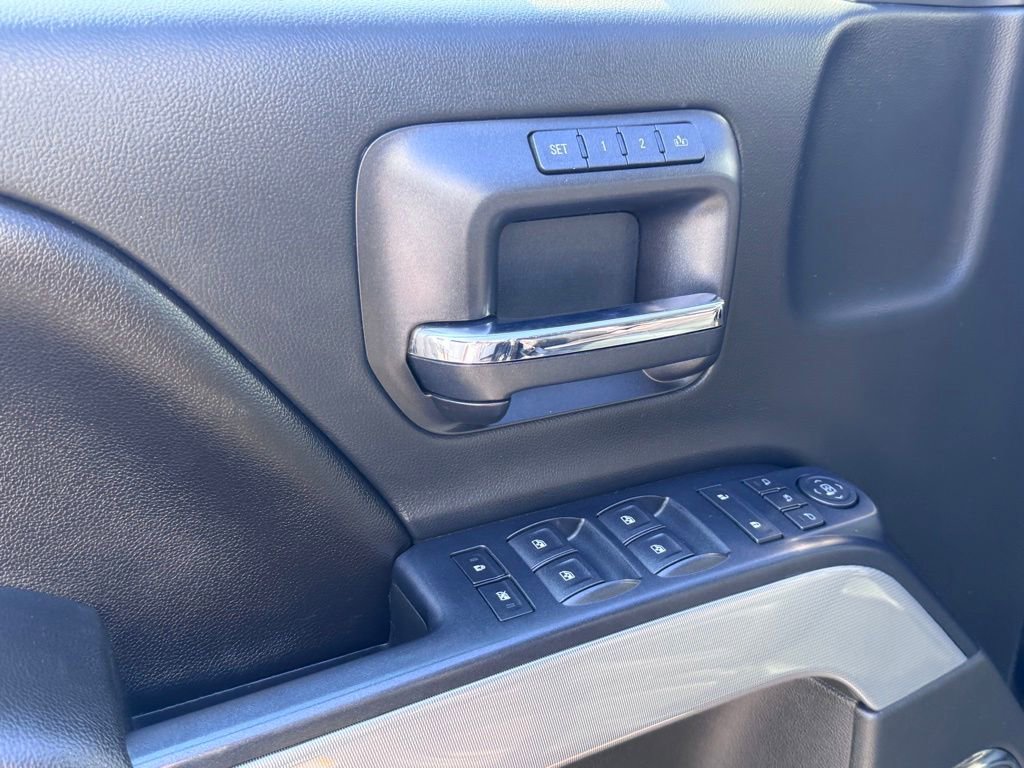 Used 2017 Chevrolet Silverado 1500 LTZ Z71 w/ Midnight Edition image 10