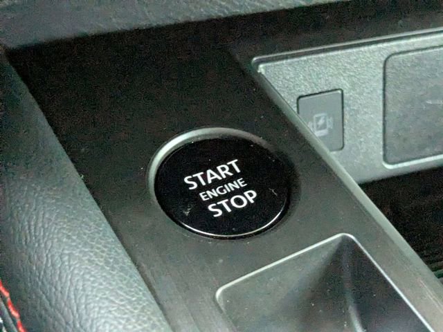 Used 2025 Nissan Kicks SR FWD image 26