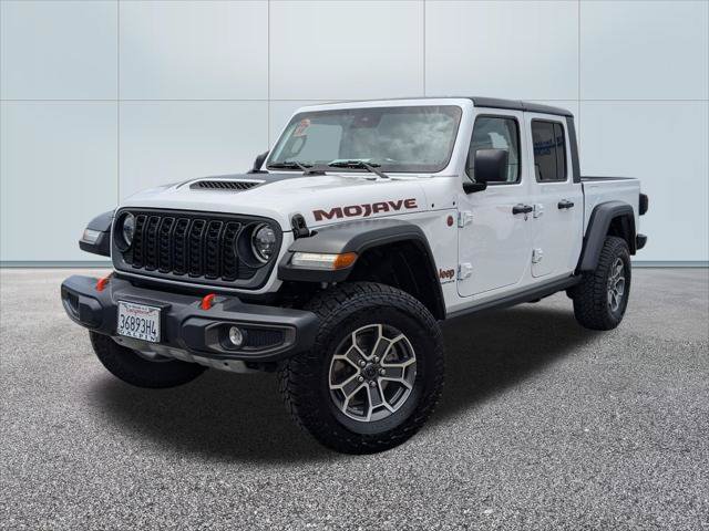 Used 2025 Jeep Gladiator Mojave w/ Convenience Group AWD/4WD image 1