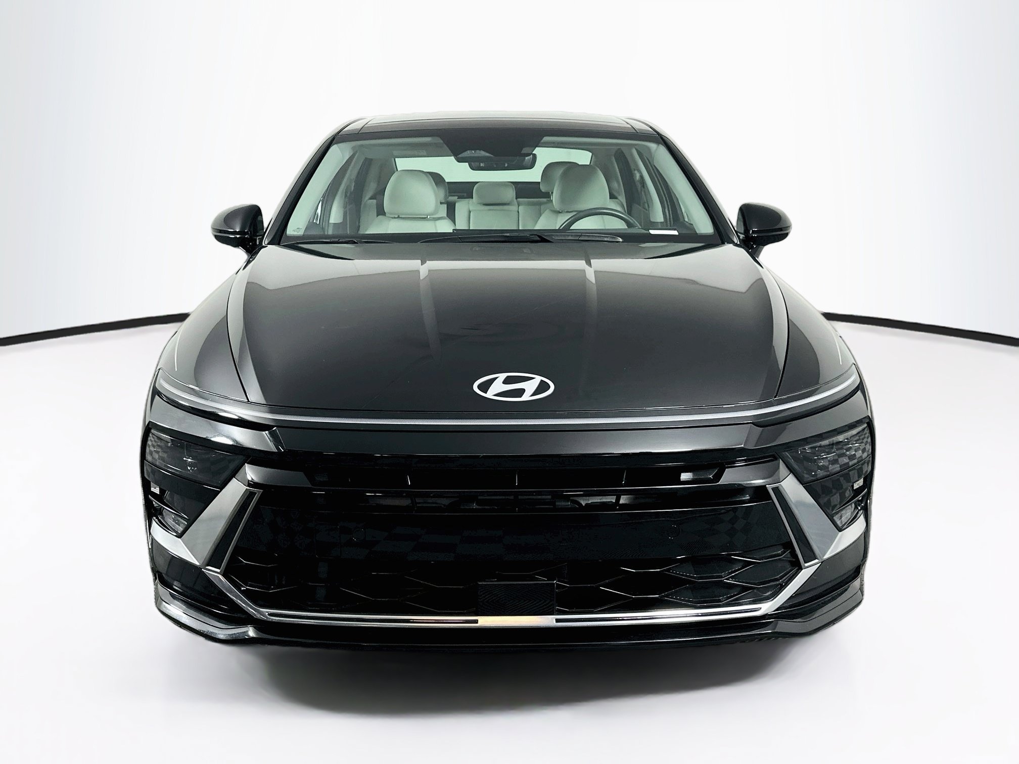 Used 2025 Hyundai Sonata SEL FWD image 2