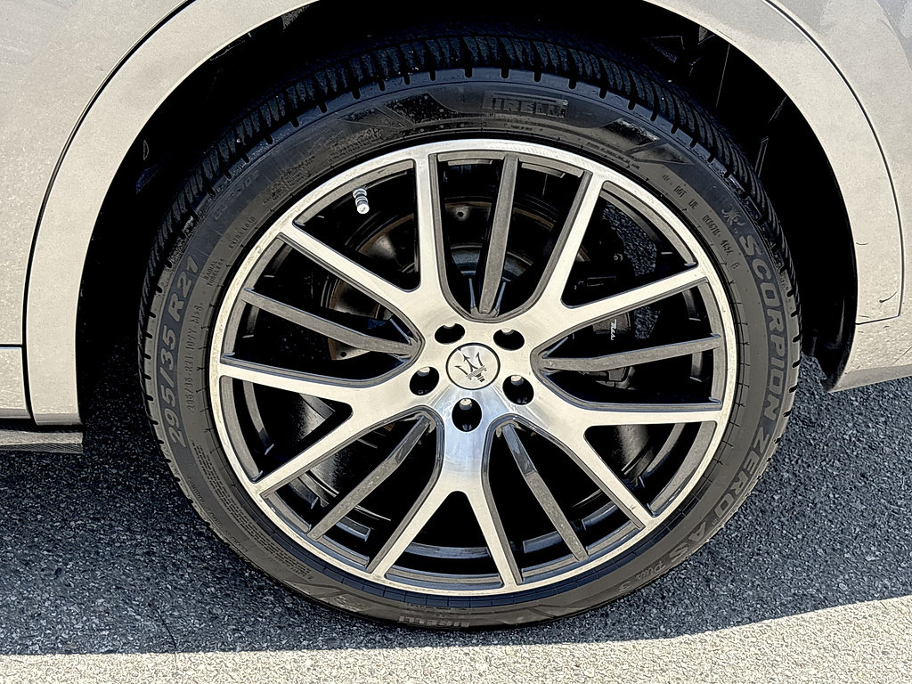 Used 2022 Maserati Levante Modena AWD/4WD image 31