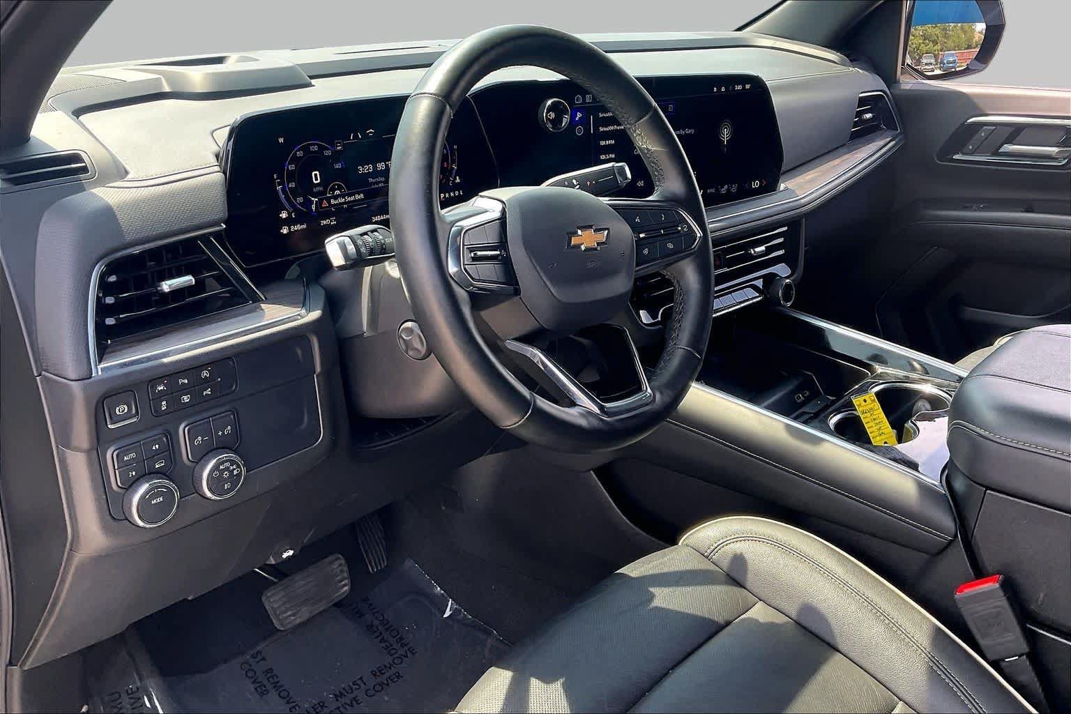 Used 2025 Chevrolet Tahoe Premier AWD/4WD image 17