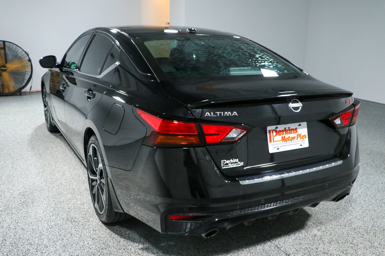 Used 2023 Nissan Altima 2.5 SR FWD image 9