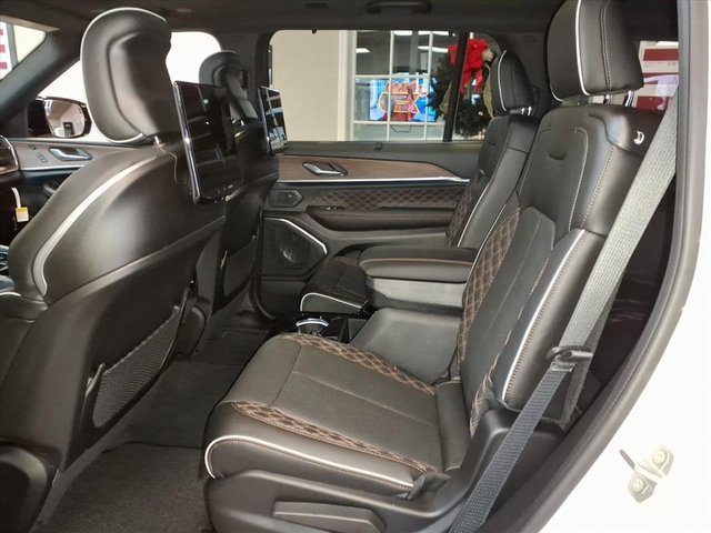 New 2025 Jeep Grand Cherokee L Summit image 10