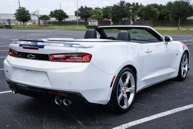 Used 2017 Chevrolet Camaro SS RWD image 8