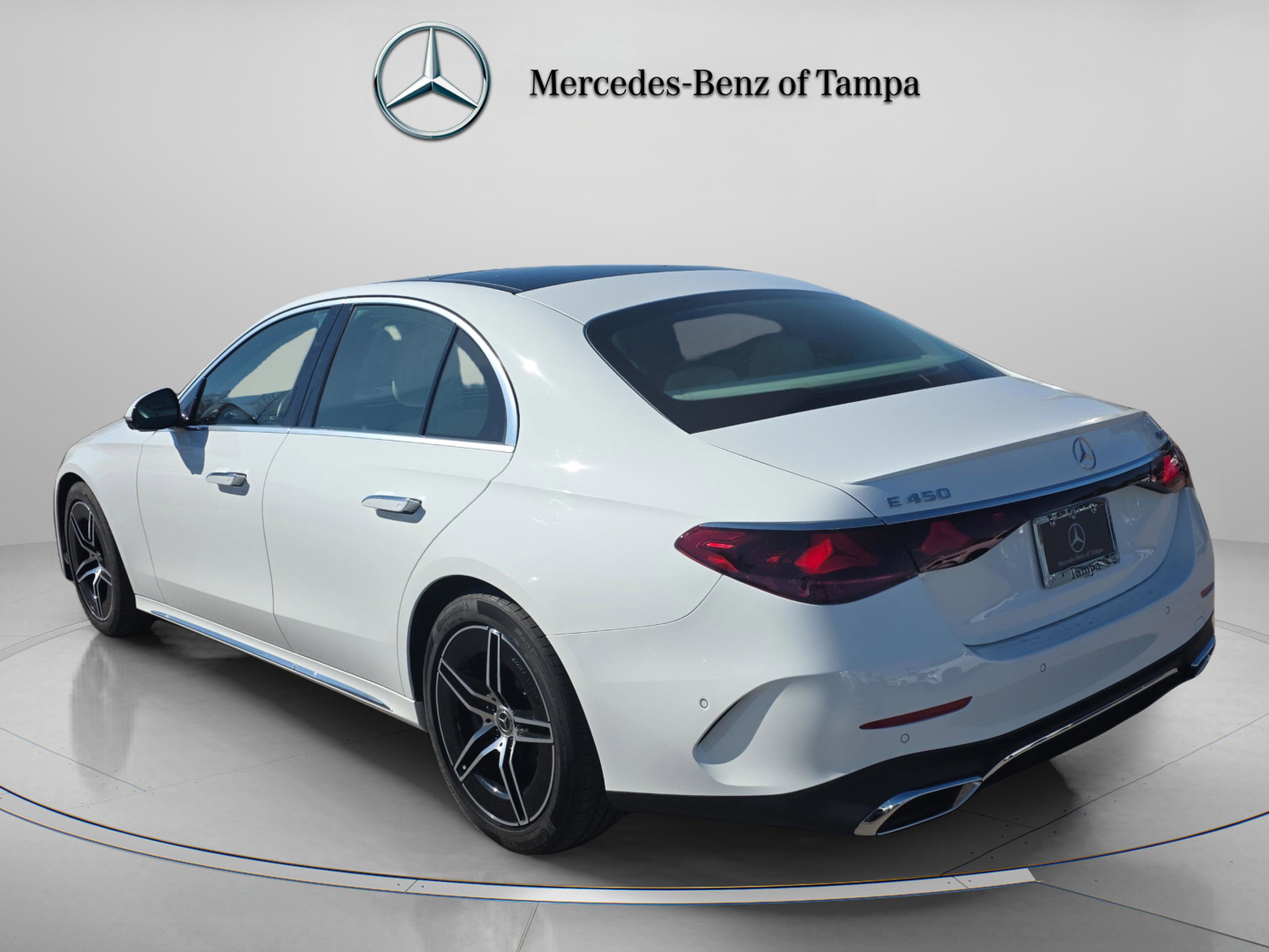 Used 2024 Mercedes-Benz E 450 4MATIC Sedan image 3