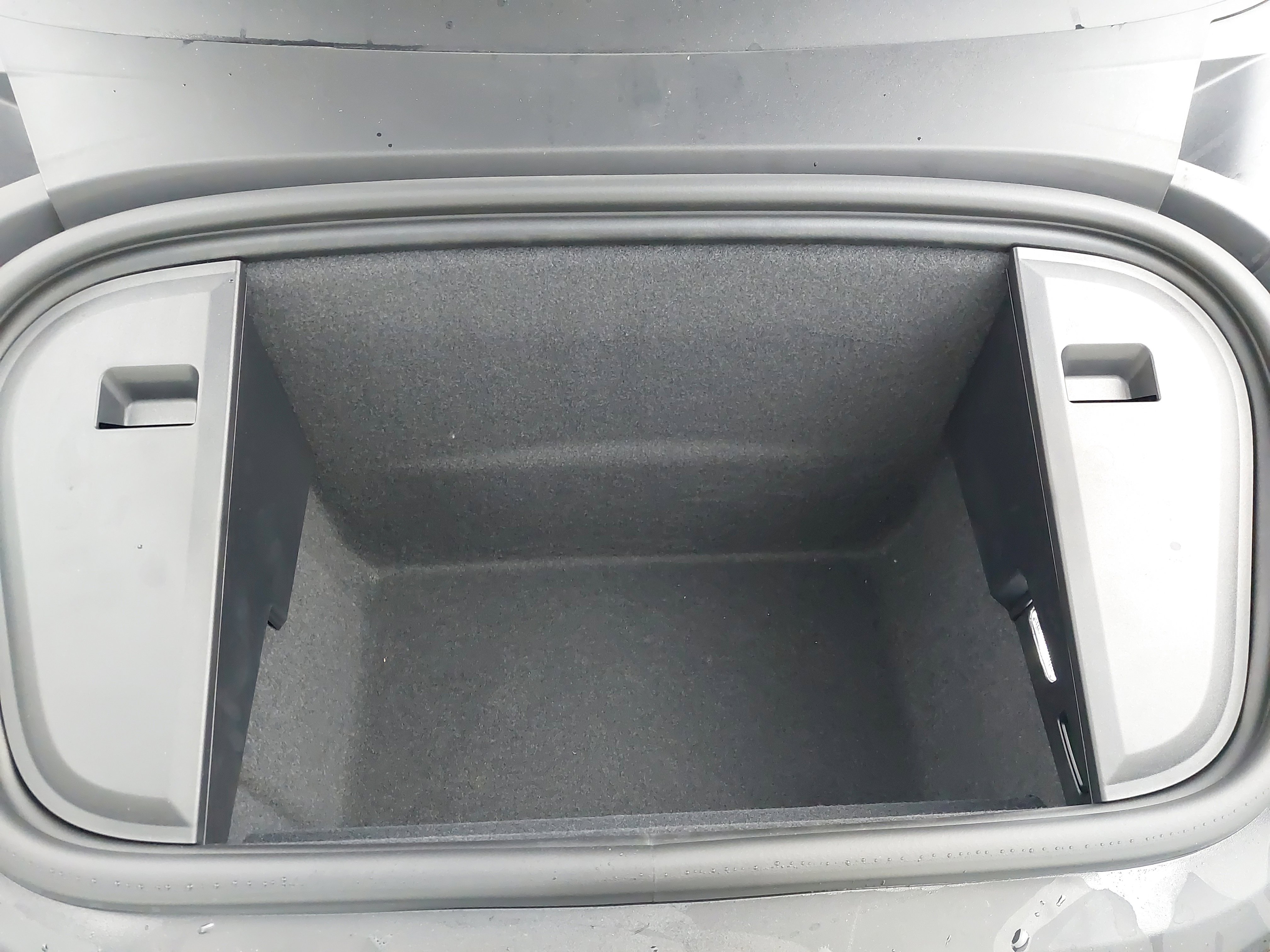 New 2025 Porsche Taycan image 33