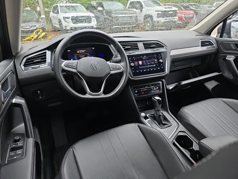 Used 2022 Volkswagen Tiguan SE image 17